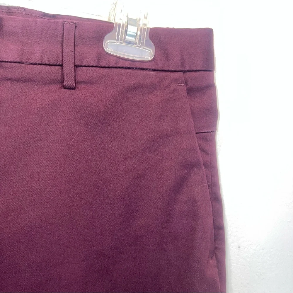 Banana Republic Men's Flat Front Shorts - Burgundy